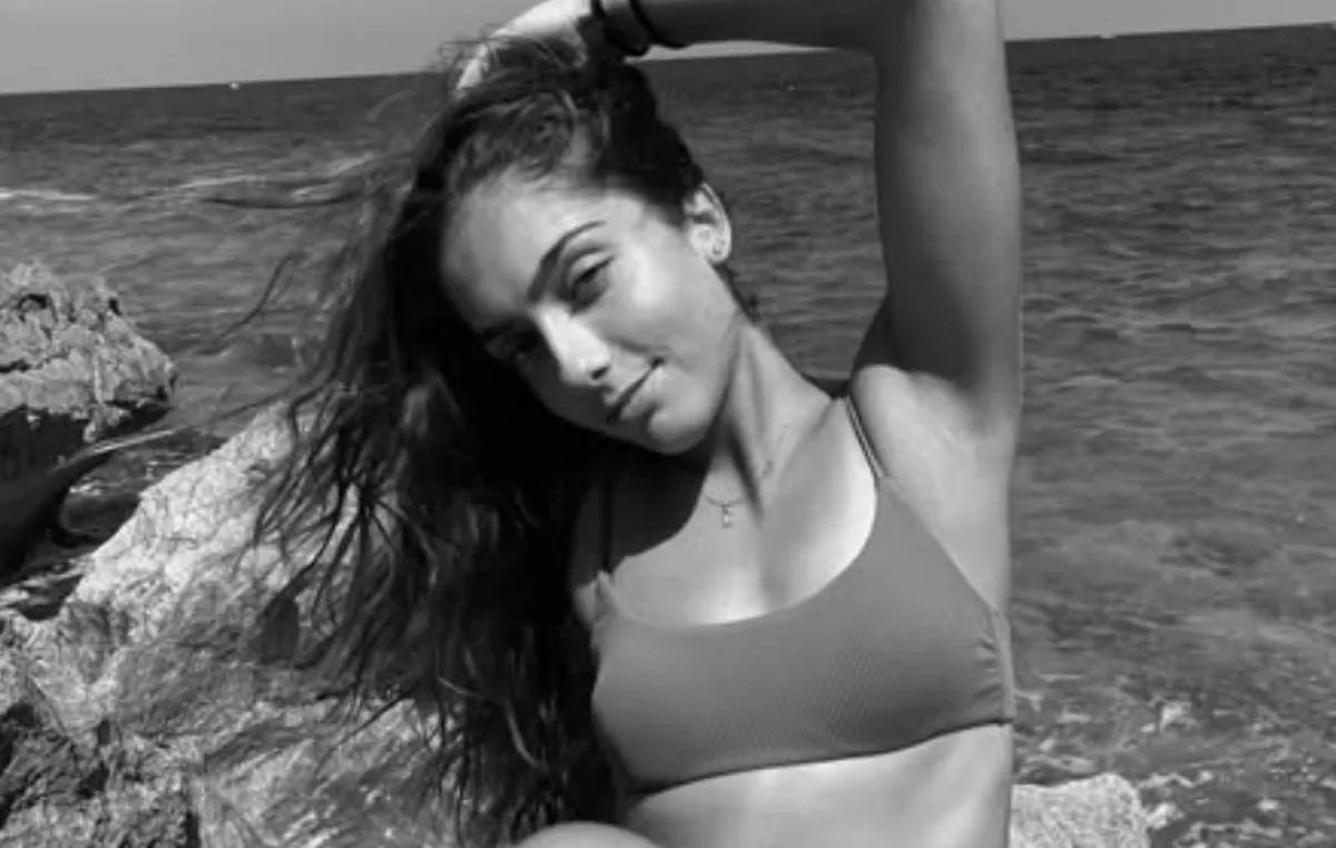 Este még a pályán volt: egy medence alján találták holtan a bulin a 20 éves röplabdázónőt - Fotók