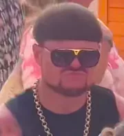 Itt az új Pumped Gabo: különös frizurája és a tánca őt is híressé teszi - Videó