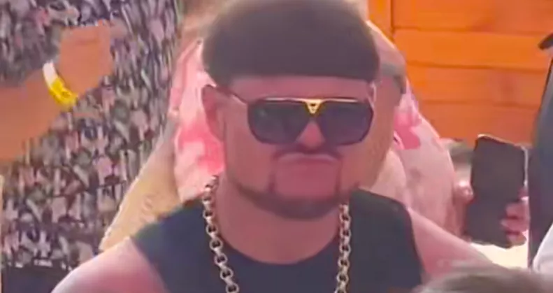 Itt az új Pumped Gabo: különös frizurája és a tánca őt is híressé teszi - Videó