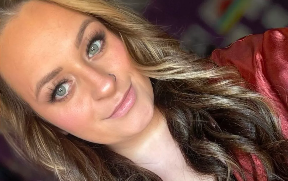 Belenyúlt a zakó zsebébe a nő a turkálóban: és nem hitt a szemének - Videó