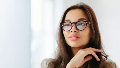 Tanulmány: 4 dolog, amit egy magas IQ-val rendelkező ember soha nem csinál este 8 után