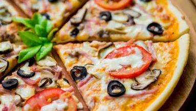 Pizzát rendelt a férfi: amikor meglátta a számlát, rögtön dühbe gurult - Fotó