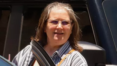 A 90-es évek bombázója volt a filmvásznon, ma senki nem ismeri fel ezt a nőt - Fotó