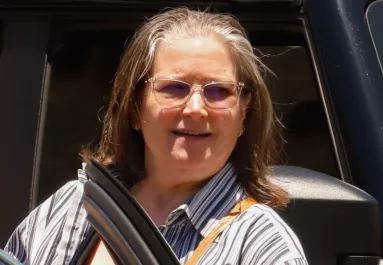 A 90-es évek bombázója volt a filmvásznon, ma senki nem ismeri fel ezt a nőt - Fotó