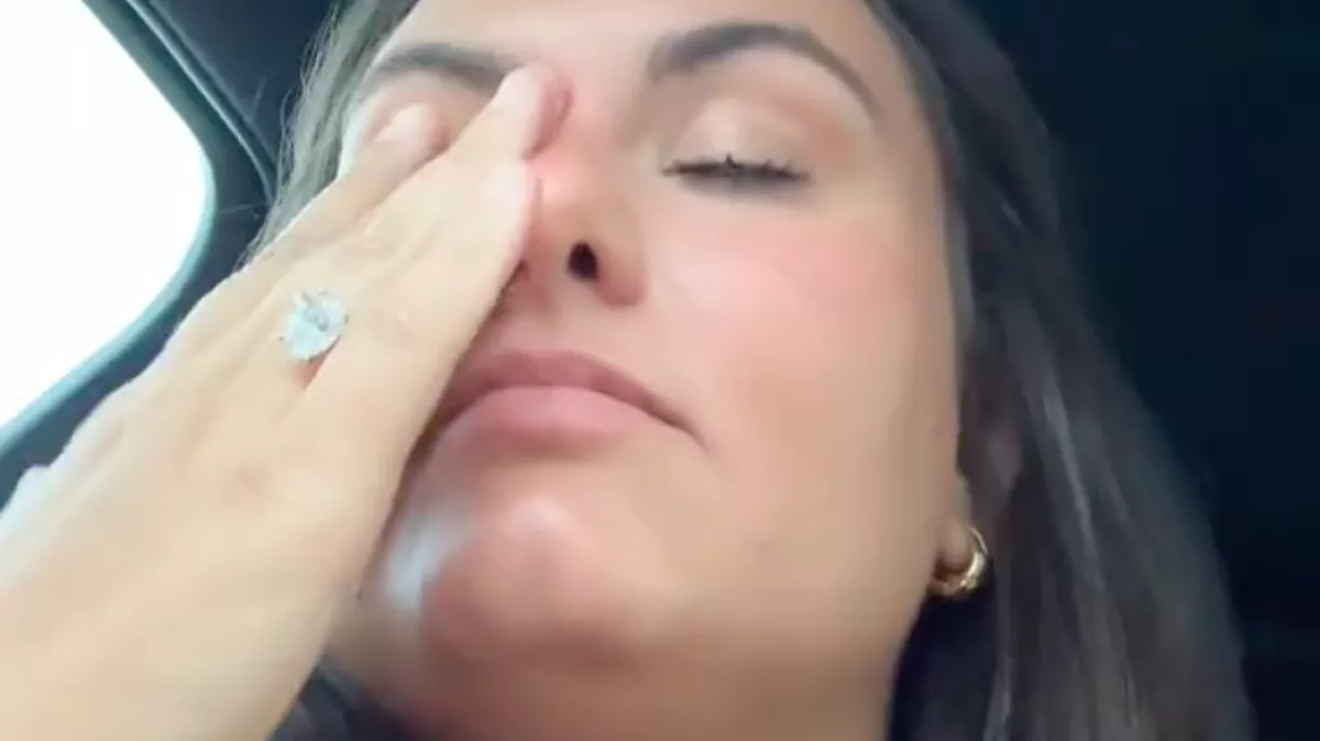 Sokkot kap Melinda, amikor meglátja, mit tett az apja az esküvő előtt - Videó