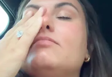 Sokkot kap Melinda, amikor meglátja, mit tett az apja az esküvő előtt - Videó