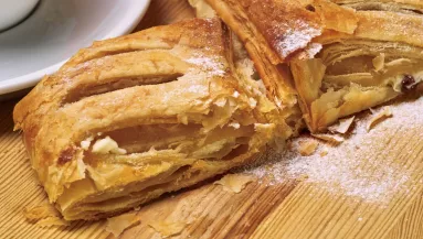 Rémálommá vált a péksütemény egy 22 éves számára: undorító videót posztolt róla