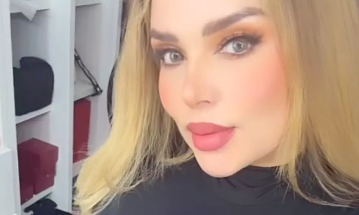 Most érkezett: holtan találták a népszerű influenszert, a gyerekeit és a férjét is - Videó