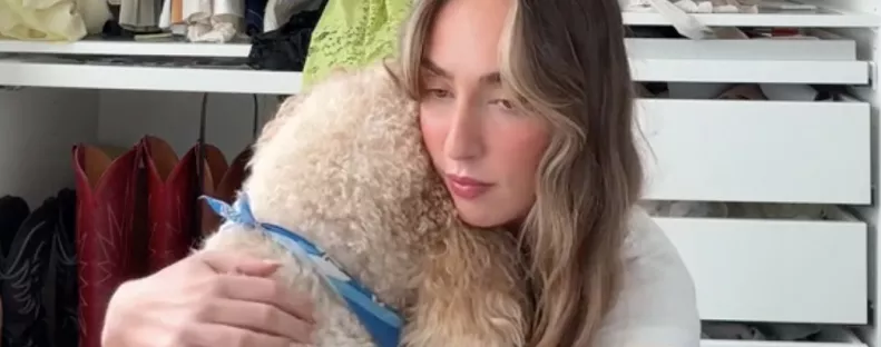 Azt hiszi a csaj, ölelésre vágyik a kutyája: gusztustalan, ami ezután töténik - Videó