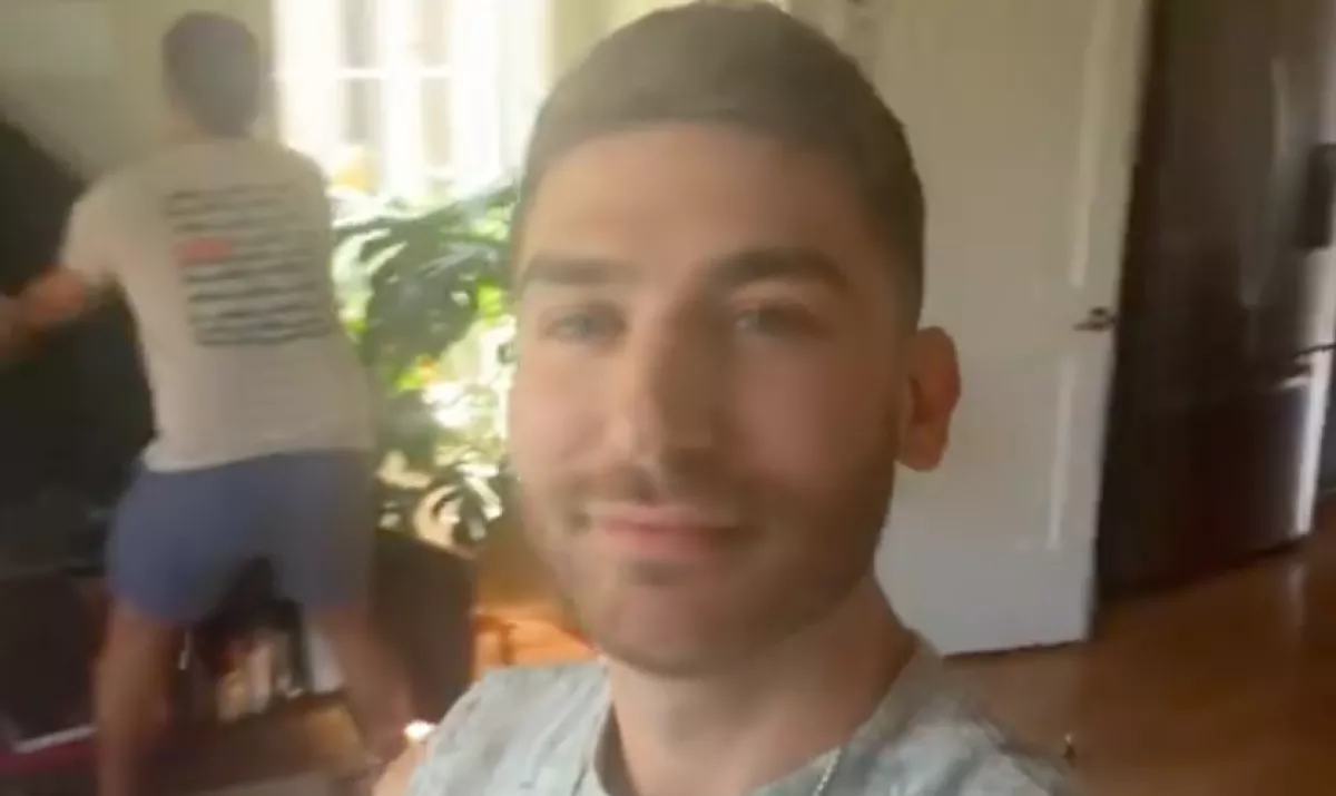 Megtudja a férfi, hogy megcsalta az exe: a bosszúja könnyeket fakaszt a neten - Videó