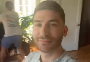 Megtudja a férfi, hogy megcsalta az exe: a bosszúja könnyeket fakaszt a neten - Videó