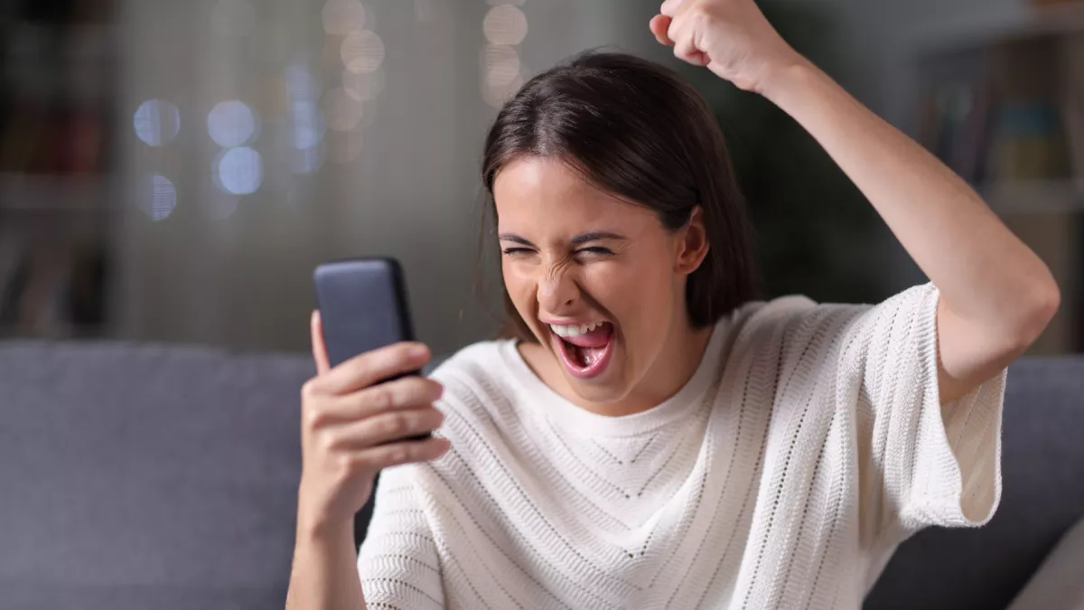 "Szeretlek" - írták a nők SMS-ben a férjüknek: a válazasik pusztítóak - Fotók