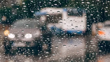 Frissítették a riasztást: 7 vármegyére felhőszakadás is érvényben