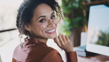 Aki ezzel az 5 tulajdonsággal rendelkezik, intelligensebb az emberek többségénél – az MI szerint