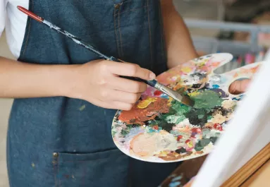 Azt hiszi az anya, az 5 éves fia képet fest: amit valójában tesz, egyértemű üzenet - Fotók