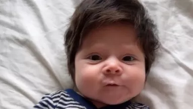 Teljes hajkoronával született a baba: hihetetlen, hogy néz ki hónapokkal később - Videó