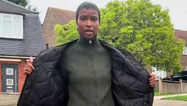 Divatvideót forgat az influenszer: amikor megnézi a felvételt, azonnal sikítani kezd - Videó