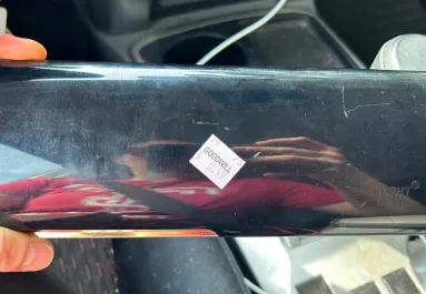 Olcsó dobozt vesz a turkálóban a nő: amikor meglátja, mi van benne, leesik az álla - Fotók