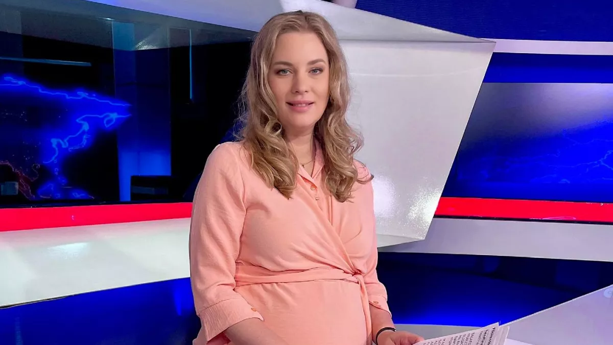 Váratlan bejelentés élő adásban: 12 év után távozik az ATV műsorvezetője