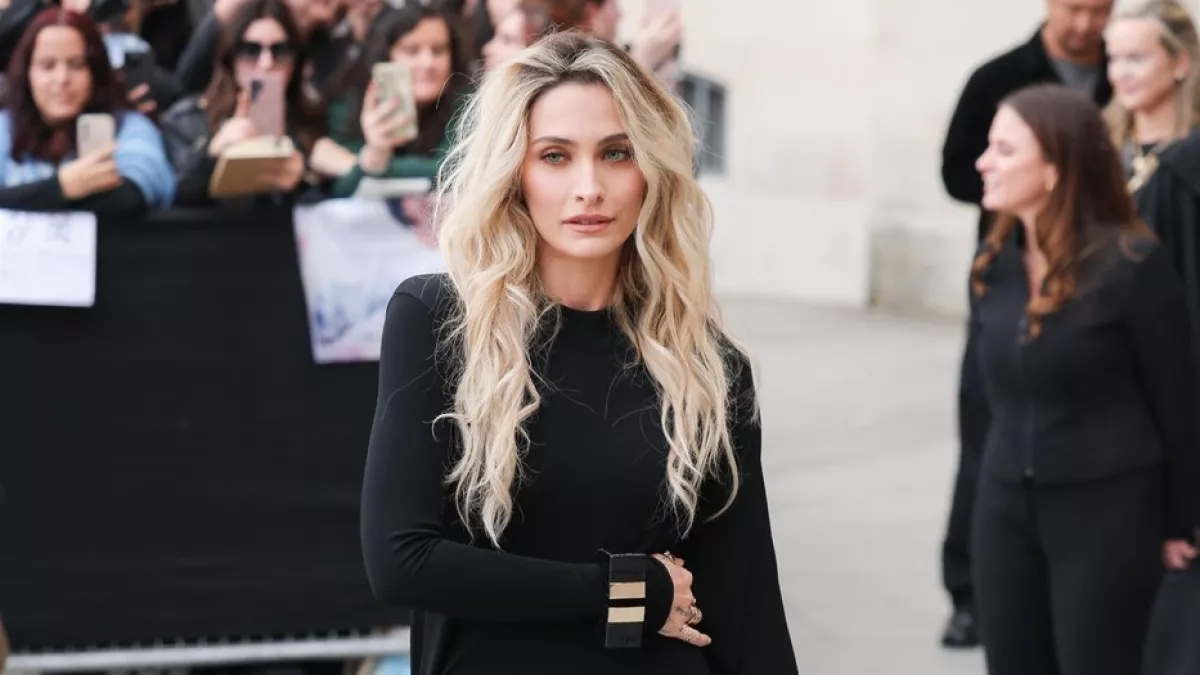 Kínos? - Egy kivétellel minden sztár feketében érkezett a Tom Ford show-ra - Fotók