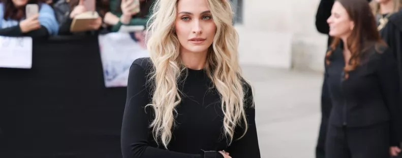 Kínos? - Egy kivétellel minden sztár feketében érkezett a Tom Ford show-ra - Fotók