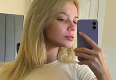 Ezt a 23 éves lányt késelték meg a vonaton: sokkoló videók a neten 