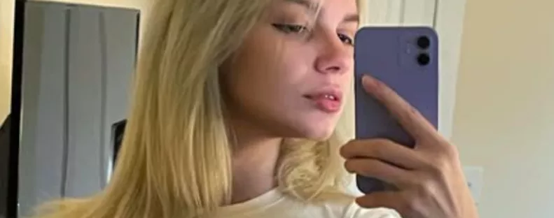 Ezt a 23 éves lányt késelték meg a vonaton: sokkoló videók a neten 