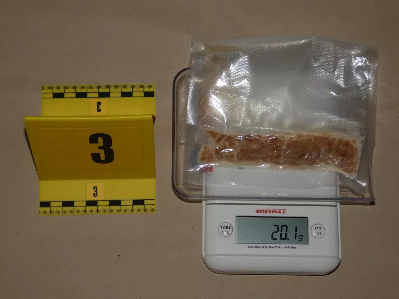 szag, bella, kutya, drog, bűnügy, krimi, 