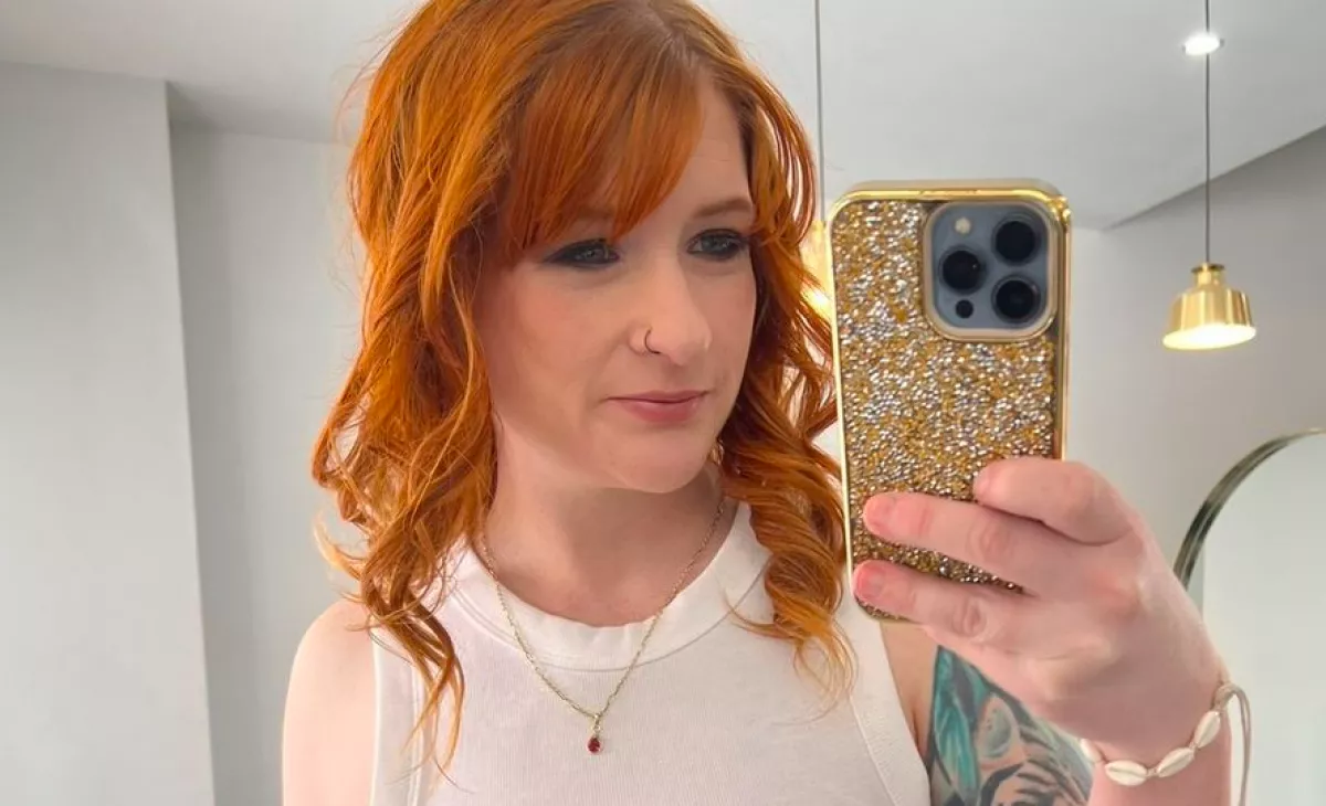 Teát ivott az anya, majd: lebénult a fél arca - Videó