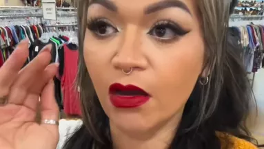 Nadrágot talál a turkálóban a nő: amikor észrevesz egy részletet, legszívesebben "kitépné a szemgolyóit" - Videó