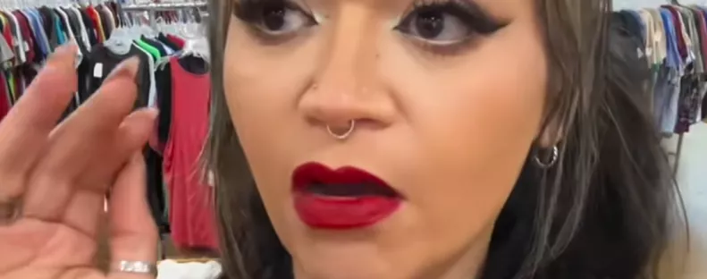 Nadrágot talál a turkálóban a nő: amikor észrevesz egy részletet, legszívesebben "kitépné a szemgolyóit" - Videó