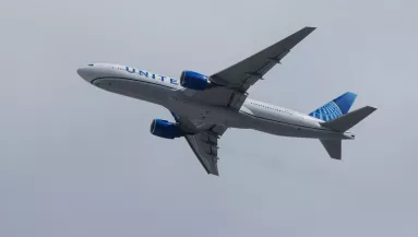 UFO ütközött az utasszállítónak 11 ezer méteren - A pilóta is megrésült - Fotók