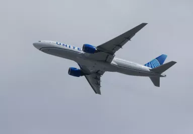 UFO ütközött az utasszállítónak 11 ezer méteren - A pilóta is megrésült - Fotók