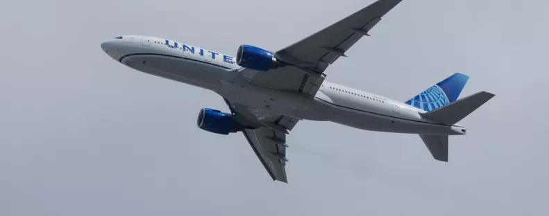 UFO ütközött az utasszállítónak 11 ezer méteren - A pilóta is megrésült - Fotók