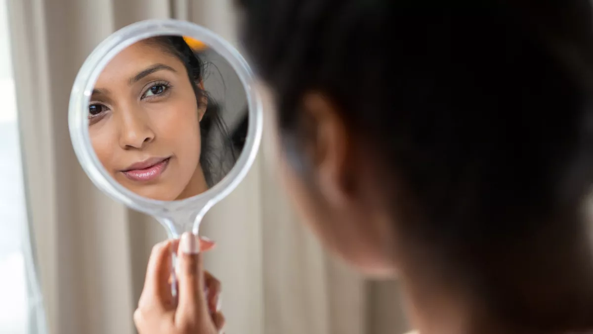 Legalább háromszor tükörbe nézel egy nap? Ezt jelenti valójában