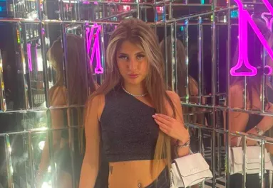 Kiengedték a börtönből a 19 éves Bellát: terhesen tartották fogva - Fotók