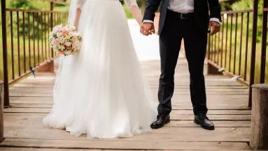 Néhány órával az esküvő előtt csalta meg a menyasszony a párját: ami ezután történt, megdöbbentő