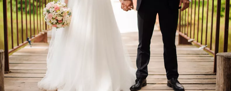 Néhány órával az esküvő előtt csalta meg a menyasszony a párját: ami ezután történt, megdöbbentő