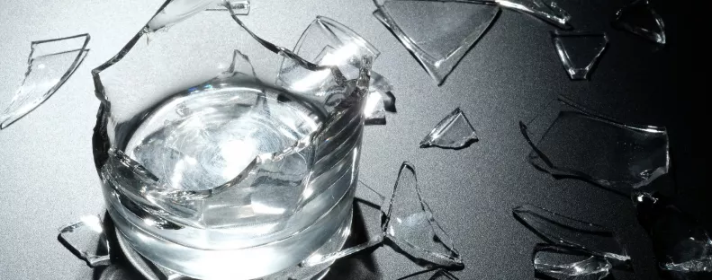 Megevett 2 üvegpoharat a részeg borsodi férfi: majd borzalmas dolgot tett