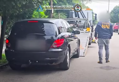 Ugrott a luxusverda, de: amit a győri férfi garázsában találtak a zsaruk, amiatt is eljárás folyik - Fotók