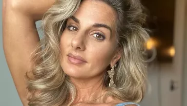 Szuperpuma - kiabálják az 51 éves tanárnőnek, aki ezt a 28 éves srácot szedte fel a Tinderen - Fotók