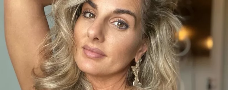 Szuperpuma - kiabálják az 51 éves tanárnőnek, aki ezt a 28 éves srácot szedte fel a Tinderen - Fotók