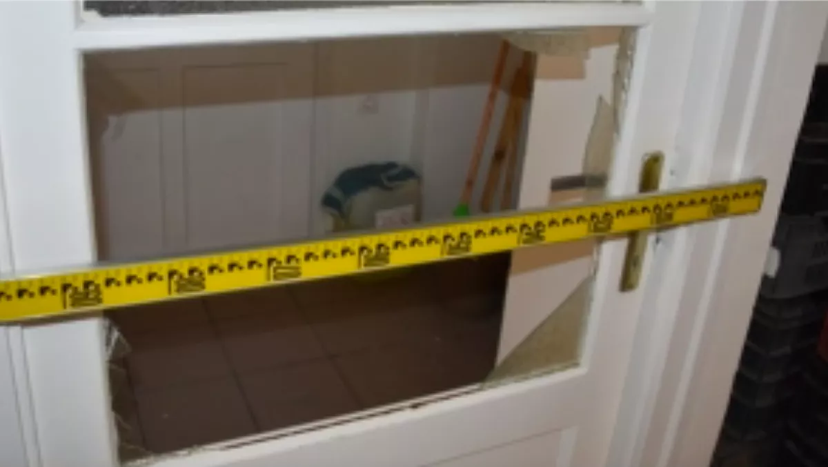 Benézett a boltos az ablakon át az üzletébe Kiskunhalason: amit ott látott, amiatt azonnal riasztotta a rendőrséget - Fotók