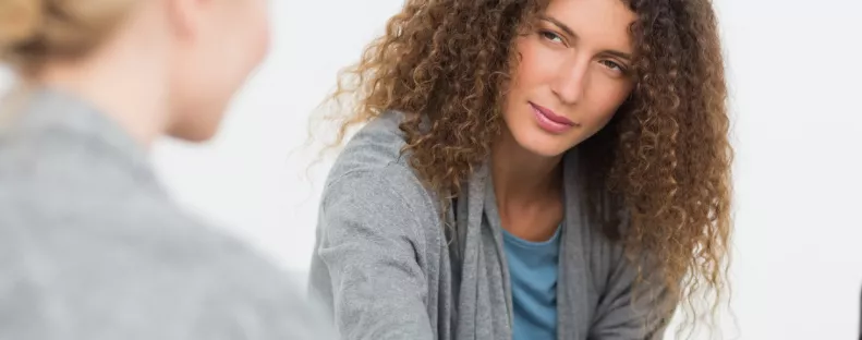 3 jó szándékú gesztus, ami tudat alatt tolakodónak tűnik mások szemében