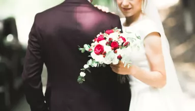 Sokkot kapott a vőlegény, mikor menyasszonya elárulta neki a családja nászéjszakai tradícióját