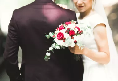 Sokkot kapott a vőlegény, mikor menyasszonya elárulta neki a családja nászéjszakai tradícióját