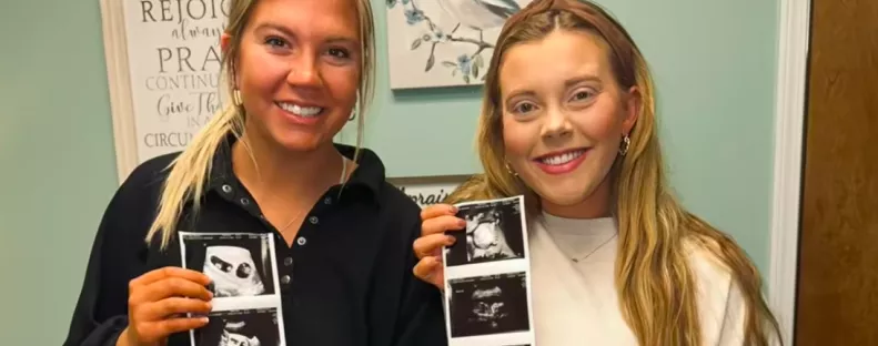 Egyszerre estek teherbe a legjobb barátnők: ami ezután történik, egyszerűen őrület - Videó