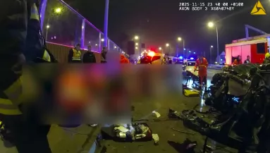 "Hölgyem, hall engem?" - Megrázó testkamerás videót közölt a rendőrség a száguldozó fiatalok tragédiájáról - Videó