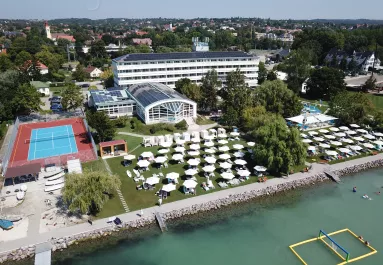 Így tesztelte két sztárpáros a Balaton aktív oldalát