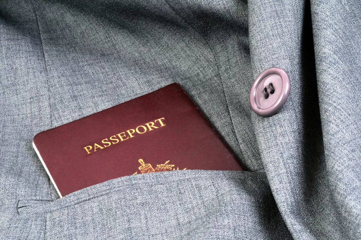 Ez az egy ember utazhat bárhová a világon útlevél nélkül